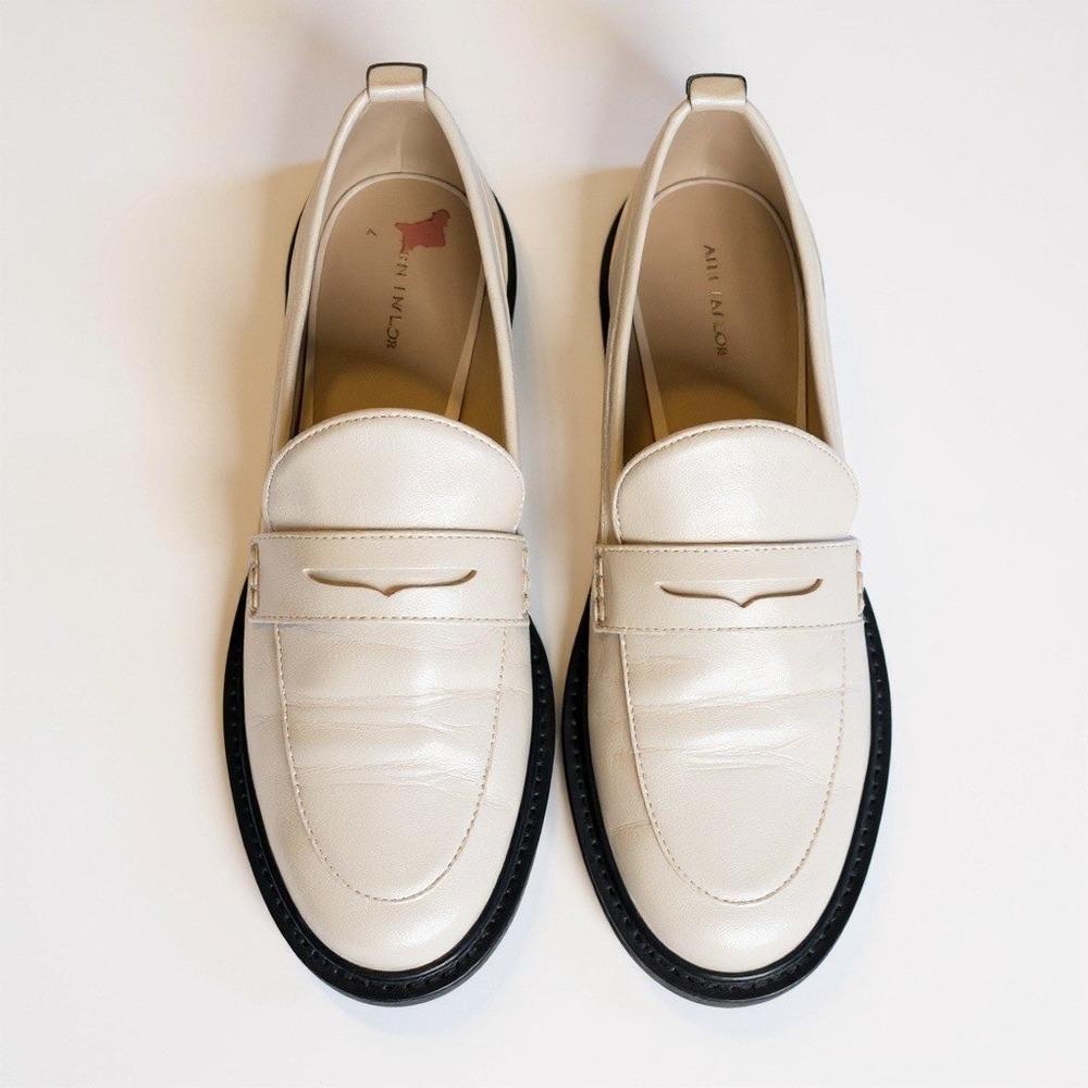 Ann Taylor Loafers Classic Style Minimalist Dress Shoes Comfort Casual Leather 8